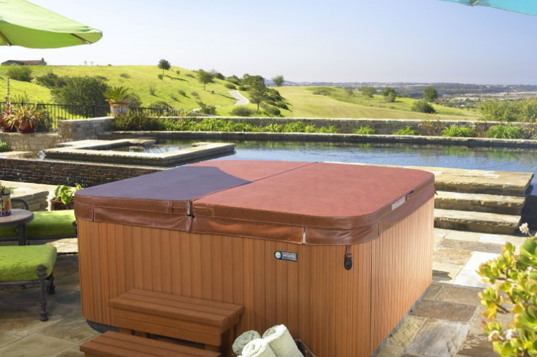 Energy Efficiency and Insulation Finding the Right Jacuzzi Hot Tub Cover