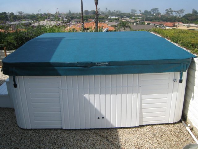 Custom Spa Covers vs Generic Covers: What’s the Difference?